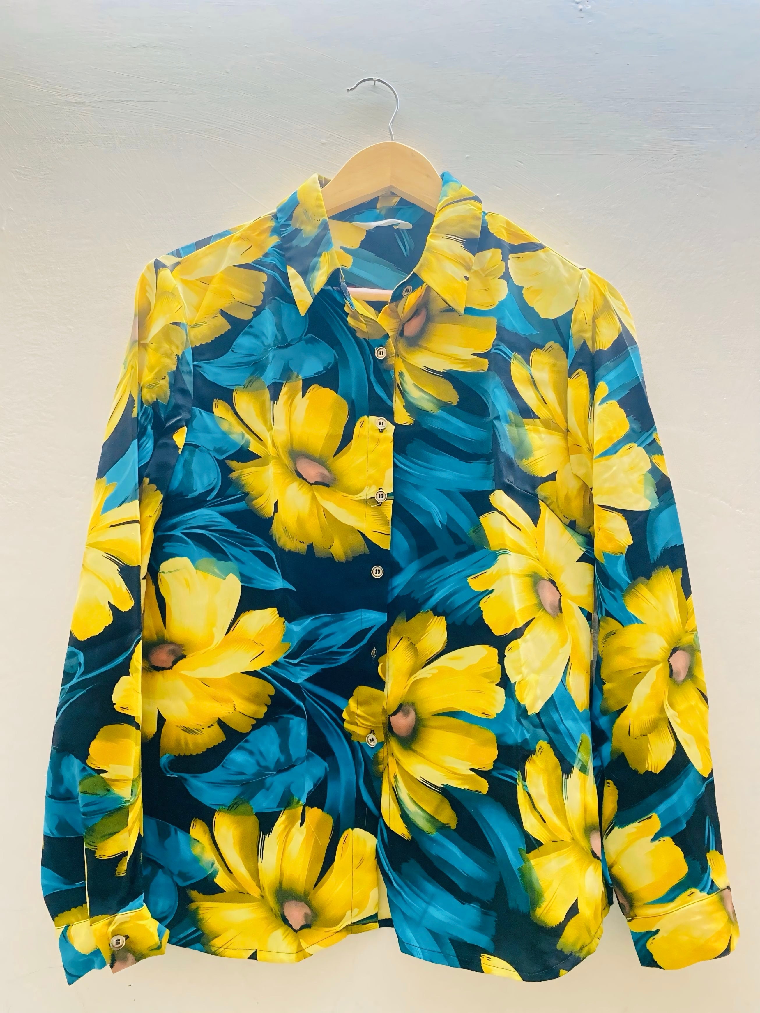Floral print shirt .